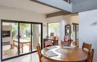 Amplo casa 4 dort. moderna, clara, arejada e aconchegante