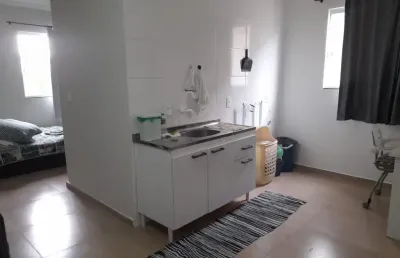 Oportunidade com preço de ocasião quarto separado fundos , silencioso e tranquilo
