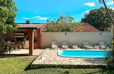 Casa c 4 quartos em amplo yerreno de 488 mt próxima a praia