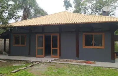 Clima de fazenda , entocada na natureza e a 500mt da sc