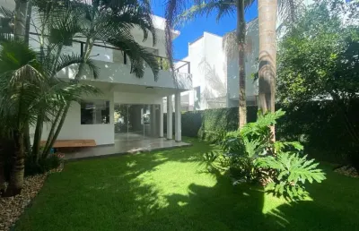 120 mt sendo 2 suítes, homeoffice em amplo terrenio de 225mt