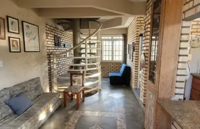 Charmoso chalé tijolo maciço triplex lagoa da conceição