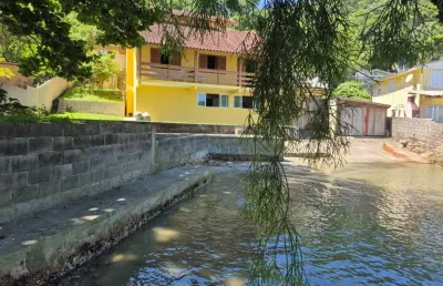 Pedacinhodo paraíso praia privativa 300mt const terreno 740 mt