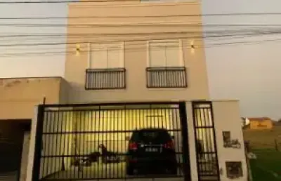 Casa nova moderna no coração do campeche fácil acesso s/ transito