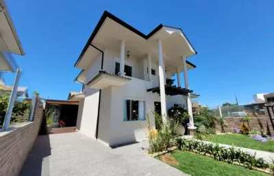 Casa nova individual em terreno,  alto padrão construtivo