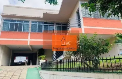 Live vende: excelente casa com 5 quartos, piscina, área gourmet, 350 m² de área construída por r$ 1.400.000 - fátima - niterói/rj