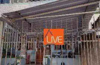 Live vende casa duplex, excelente localização, 2 vagas 5 quartos 1 suíte.