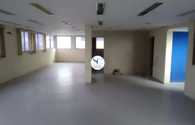 Vende-se sala comercial com 152m² de área, no 6º andar!