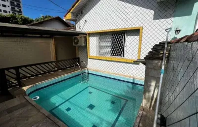 Casa com piscina, no bairro da aparecida - santos/sp