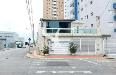 Vende-se sobrado com 2 suítes no bairro de guilhermina na cidade da praia grande