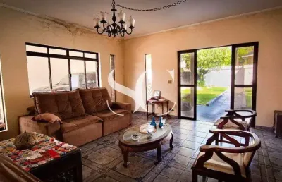 Vende-se casa de 04 dormitórios sendo 04 suítes no bairro de morro da nova cintra em santos