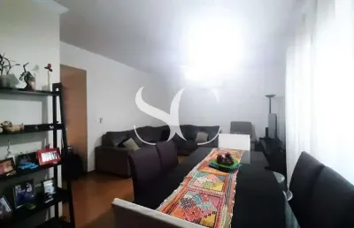 Vende-se sobrado em condomínio, com 03 dormitórios sendo uma suíte no bairro de marapé em santos.