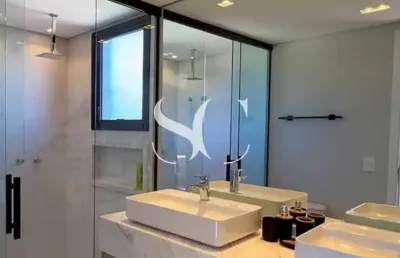 Vende-se casa com 03 suítes em juquehy - condomínio próximo à praia.