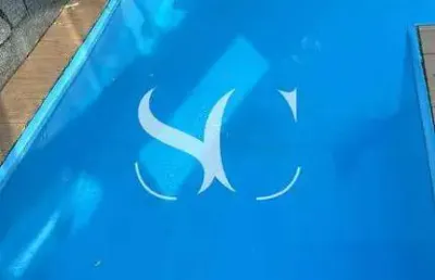 Vende-se deslumbrante cobertura duplex na ponta da praia com vista para o mar!