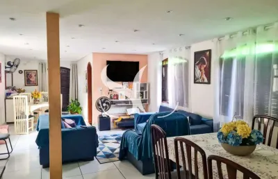 Vende-se casa de 02 dormitórios com churrasqueira e piscina no bairro de aparecida em santos.