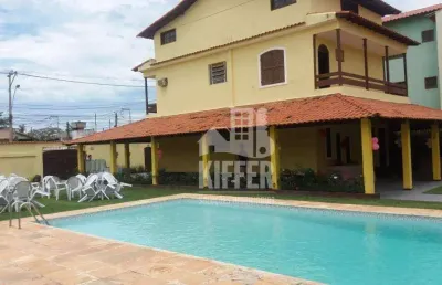 Kiffer imóveis vende: casa com piscina, 5 quartos e espaço gourmet – 880m² em itaipuaçu!