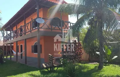 Casa com piscina, área gourmet e quintal – 3 quartos, mobiliada, 200m² construídos