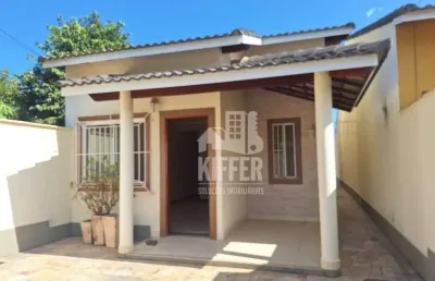 Casa com 2 dormitórios à venda, 100 m² por r$ 460.000,01 - barroco (itaipuaçu) - maricá/rj