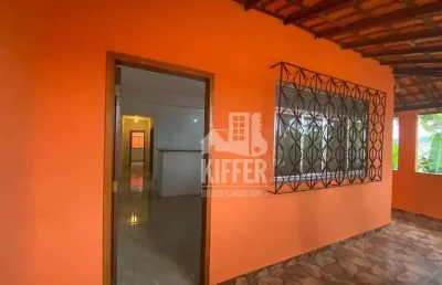 Casa com quintal amplo à venda – 2 quartos (1 suíte), próximo à lagoa de jacaroá