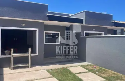 Casa com 2 quartos (1 suíte), piscina, área gourmet e quintal | acabamento em porcelanato
