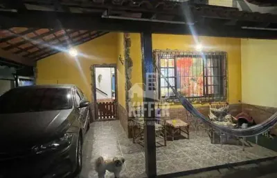 Casa com 4 quartos (1 suíte), churrasqueira, varandas e garagem – ampla e bem localizada