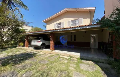 Sobrado comercial/residencial no centro de poá/sp; 5 dormitórios (2 suítes); 8 vagas; amplo quintal.