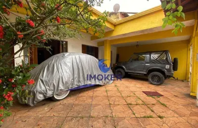 Casa térrea; próximo ao centro de poá/sp, no bairro conj, alvorada; 3 quartos; 1 banheiro; 3 vagas; quintal.