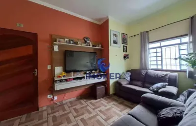 Três casas (moradia familiar ou renda) no bairro vila romana, poá/sp; 7 quartos; 2 vagas