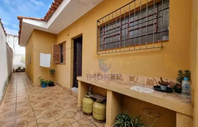 Casa térrea próximo ao centro de suzano/sp; 2 quartos; 2 vagas; quintal