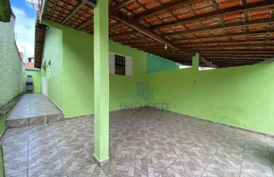 Casa térrea em suzano/sp; 2 dormitórios; churrasqueira; sala de estar; cozinha; 1 vaga coberta.