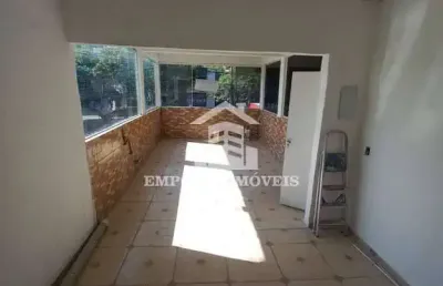 Aluga-se sala comercial av. dos metarlugicos ótima localização