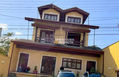 Sobrado a venda em condomínio fechado | 315 metros quadrados | 3 suítes | 4 vagas de carro em arujázinho iv - arujá - sp