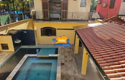 Sobrado à venda com 3 quartos e 2 suítes a 200mts da praia em bertioga-sp.