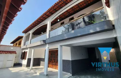 Casa duplex condomínio 3 suítes, piscina, churrasqueira, 300 m2, sol manhã.