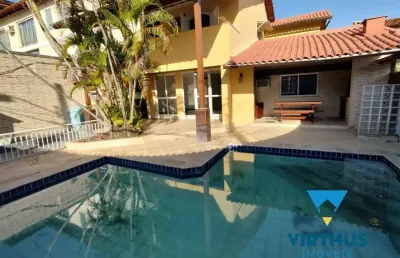 Freguesia - casa duplex em condomínio - 3 quartos (2 suítes) - piscina