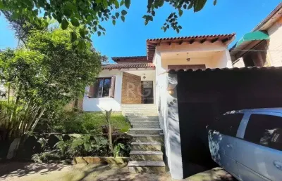 Casa para venda - 122m², 5 dormitórios, sendo 2 suites, 2 vagas - teresópolis