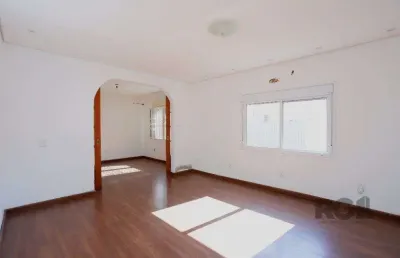 Casa com 3 quartos à venda na Rua Luiz Cosme, --, Passo da Areia, Porto Alegre