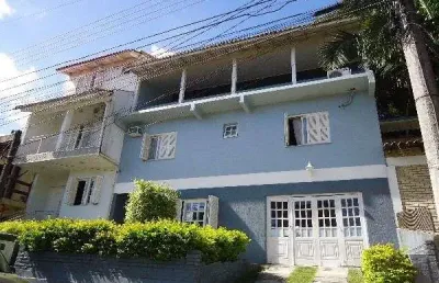 Casa condominio para venda - 235m², 3 dormitórios, sendo 1 suites, 2 vagas - guarujá