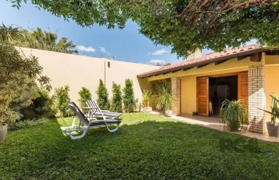 Casa com 3 quartos à venda na Avenida General Barreto Viana, --, Chácara das Pedras, Porto Alegre