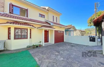 Casa com 3 quartos à venda na Avenida José Corrêa da Silva, --, Cavalhada, Porto Alegre