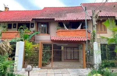 Casa em porto alegre, no bairro guarujá, com 3 dormitório(s), e 3 banheiros, à venda.