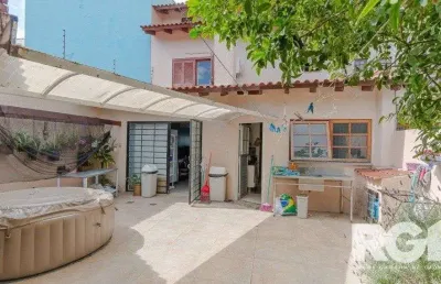 Casa com 3 quartos à venda na Rua Heitor Manganelli, --, Jardim Itu Sabará, Porto Alegre