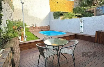 Casa com 3 quartos à venda na Avenida Doutor Francisco Roberto Dalligna, --, Espírito Santo, Porto Alegre