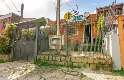Casa com 3 quartos à venda na Avenida José Gertum, --, Chácara das Pedras, Porto Alegre