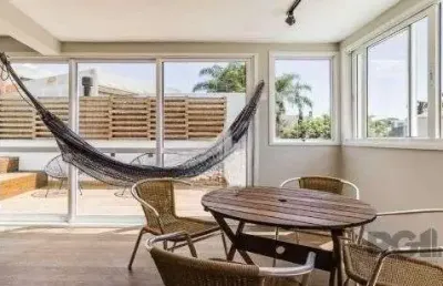 Casa em condomínio de 3 dormitórios e 2 vagas no bairro chácara das pedras