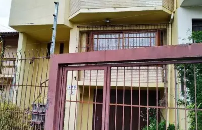 Casa com 220m², 3 dormitorios, suite, 4 vagas de garagem cobertas, bairro ipanema, em porto alegre, rs