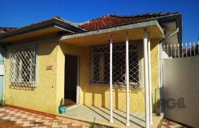 Casa com 2 quartos à venda na Avenida Engenheiro José Maria de Carvalho, --, Vila Ipiranga, Porto Alegre