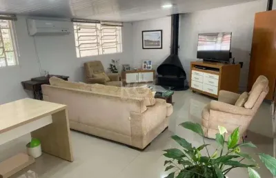 Casa com 3 quartos à venda na Rua Tijuca, --, Medianeira, Porto Alegre