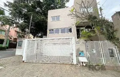 Casa em porto alegre, no bairro tristeza, com 3 dormitório(s), e 3 banheiros, à venda.