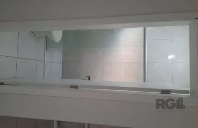 Casa dividida em 4 apartamentos de 2 dormitórios no bairro cavalhada
